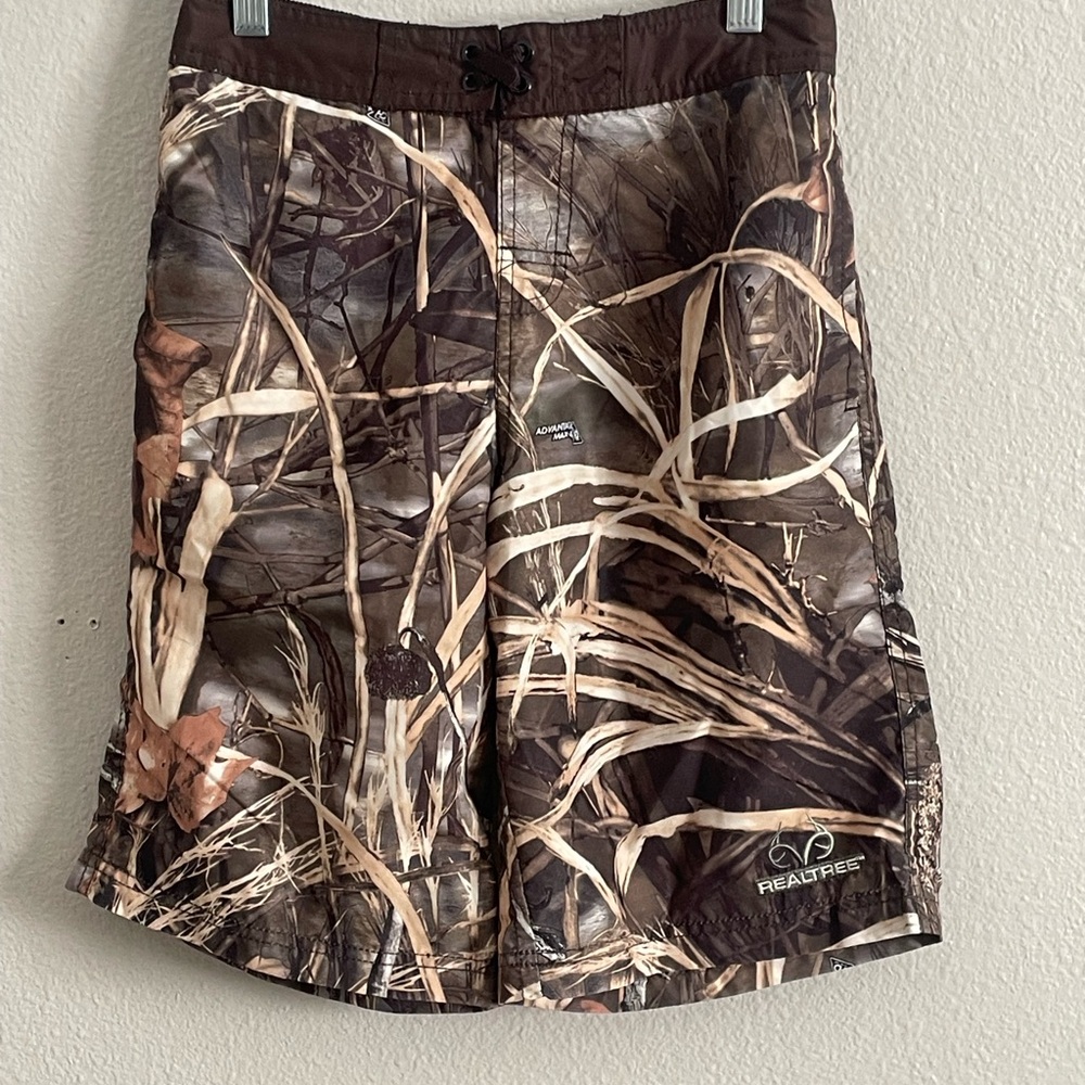 Realtree Advantage Max-4 HD boys’ brown camo board shorts